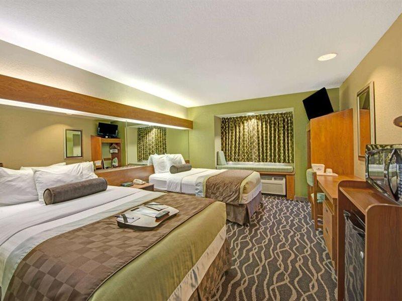 מלון Super 8 By Wyndham San Antonio Downtown Ne מראה חיצוני תמונה