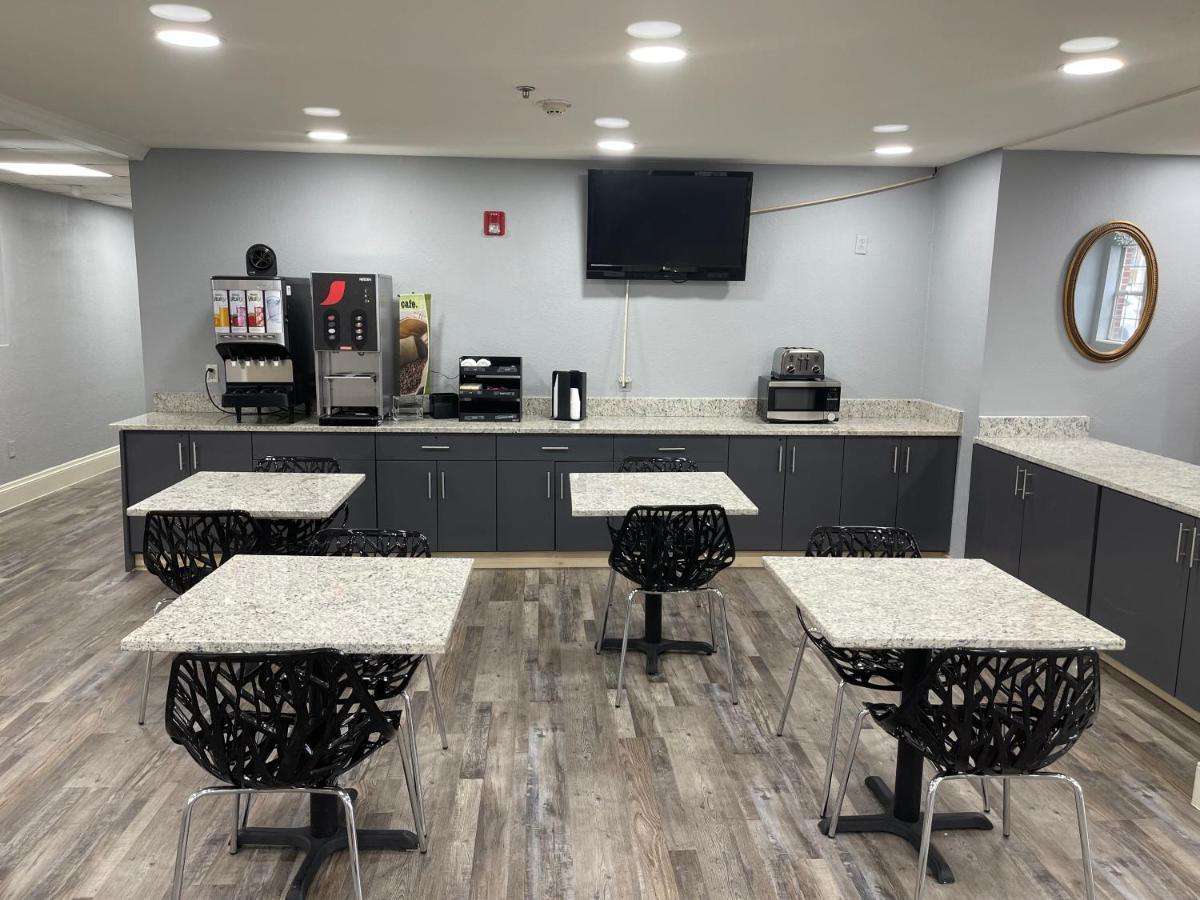 מלון Super 8 By Wyndham San Antonio Downtown Ne מראה חיצוני תמונה