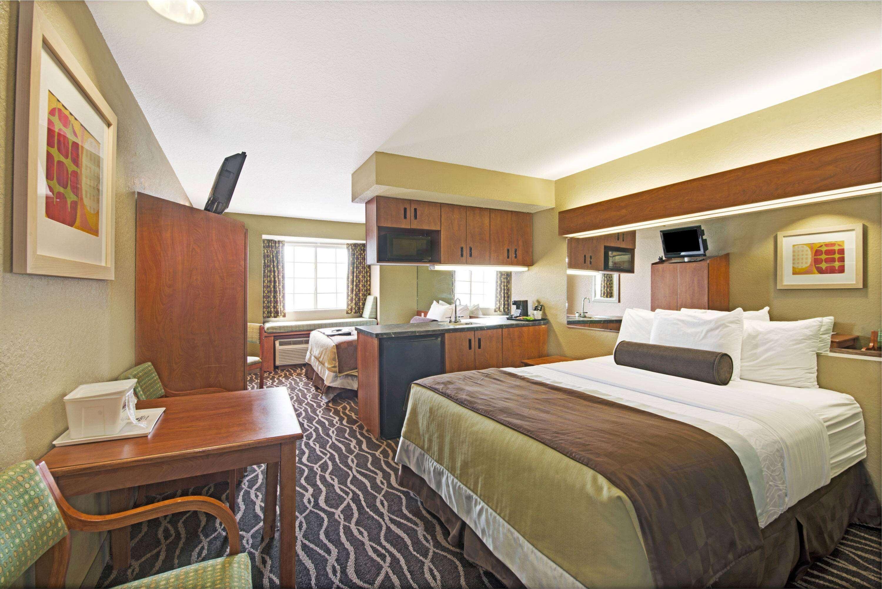 מלון Super 8 By Wyndham San Antonio Downtown Ne מראה חיצוני תמונה