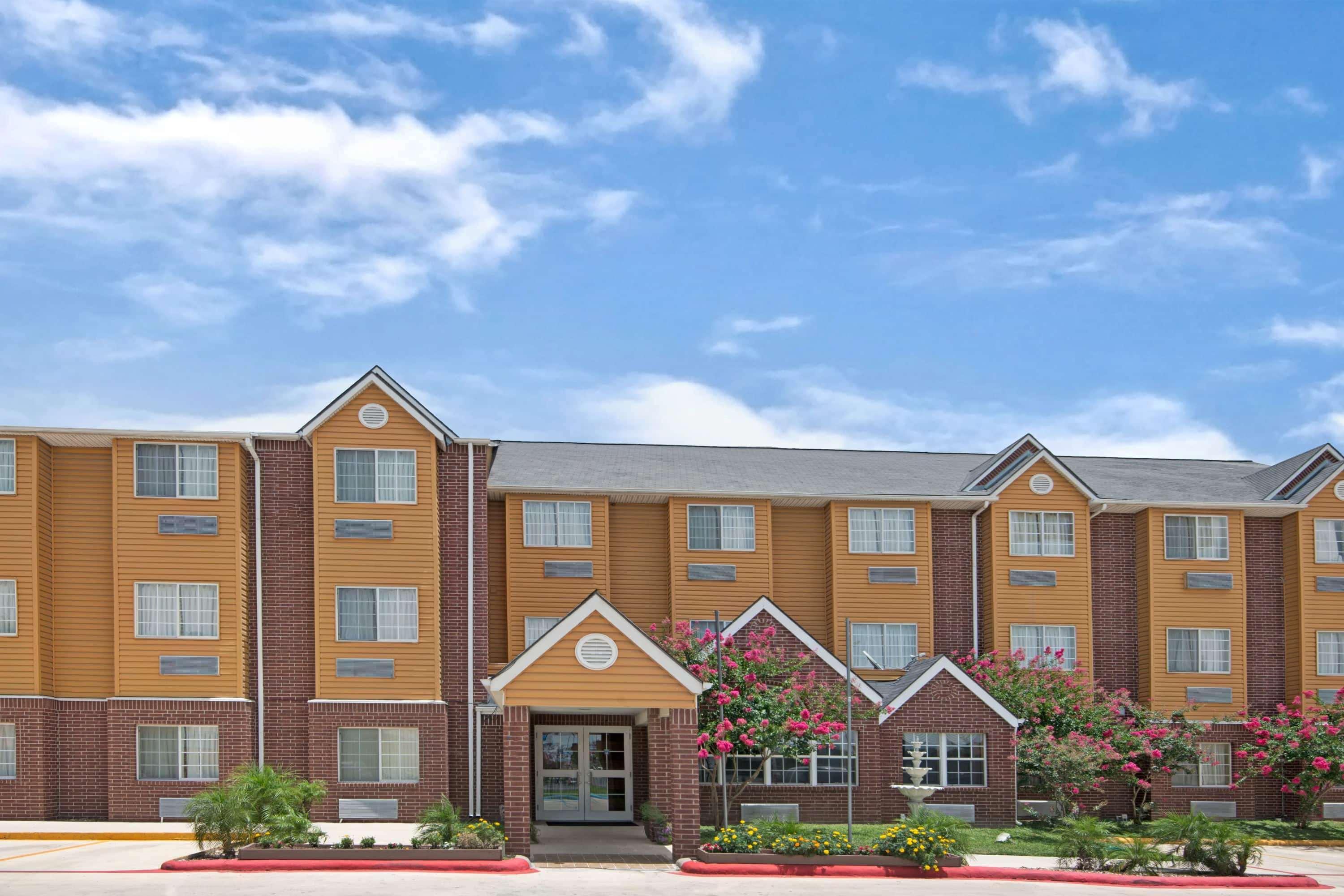 מלון Super 8 By Wyndham San Antonio Downtown Ne מראה חיצוני תמונה