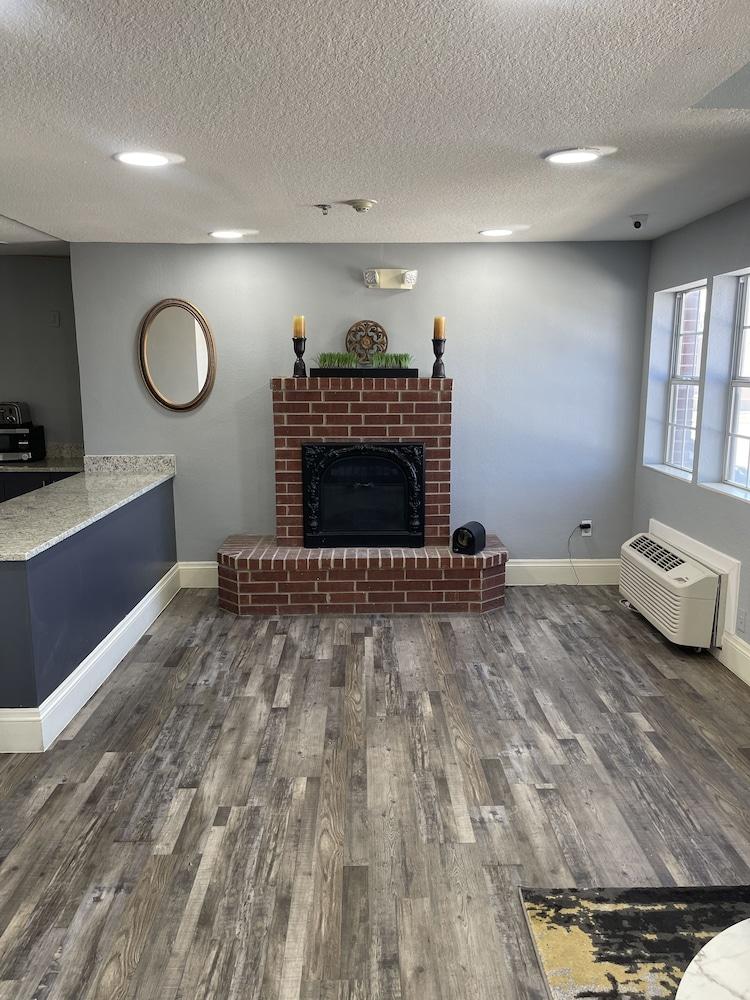 מלון Super 8 By Wyndham San Antonio Downtown Ne מראה חיצוני תמונה