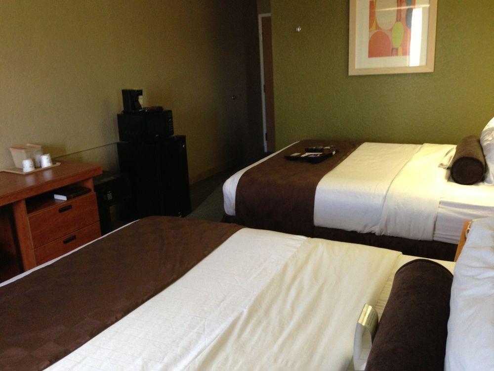 מלון Super 8 By Wyndham San Antonio Downtown Ne מראה חיצוני תמונה