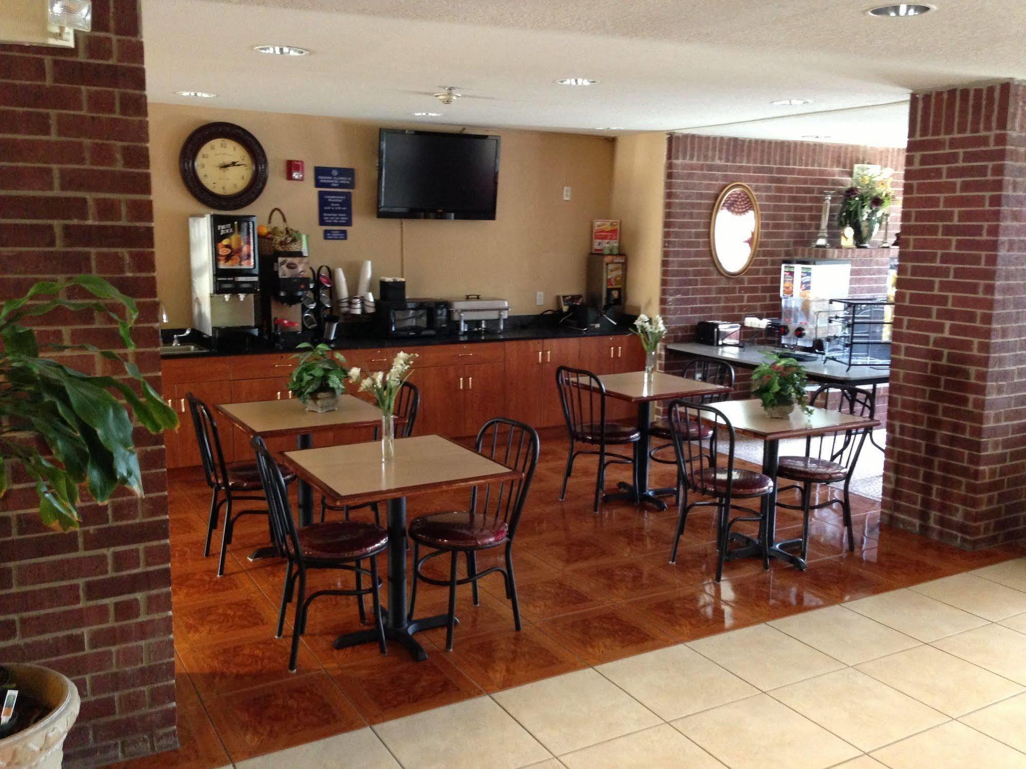 מלון Super 8 By Wyndham San Antonio Downtown Ne מראה חיצוני תמונה